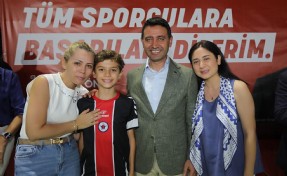 Bayraklı'da anlamlı turnuva: ‘Ferdi Zeyrek’ U-12 Cup'ta şampiyon çocuklar!