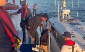Bodrum'da 19 kaçak göçmen ile 1 göçmen kaçakçısı yakalandı