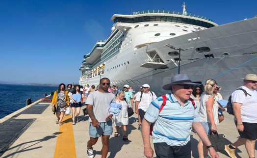 Bodrum’a denizden 2 bin 573 turist geldi