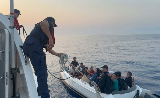 Bodrum’da 20 kaçak göçmen kurtarıldı