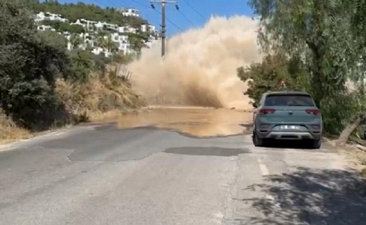 Bodrum’da ana su isale hattı patladı