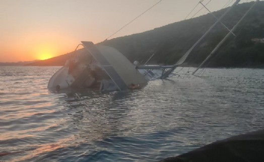 Bodrum’da kayalıklara sürten yelkenli tekne karaya oturdu; 5 kişi kurtarıldı