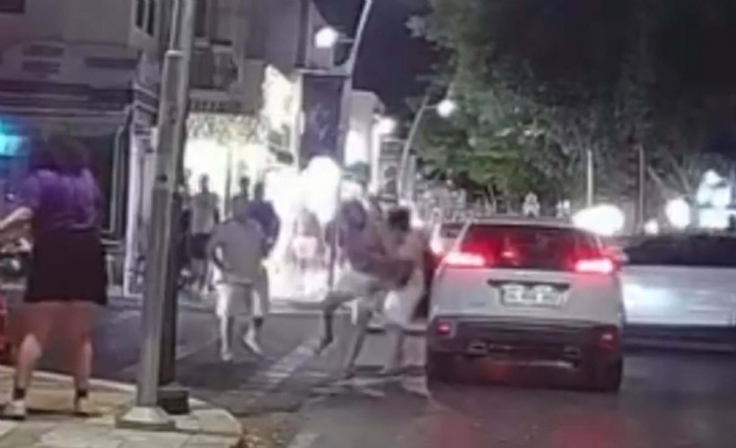 Bodrum’da sürücülerin yol verme kavgası kamerada