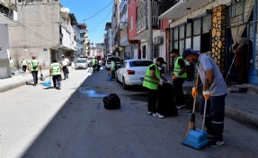 Bornova’da 'Süpürge Timi' görevde