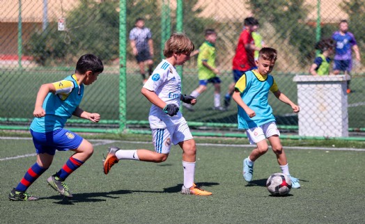 Buca’nın minik kramponları yaz tatilini dolu dolu geçiriyor
