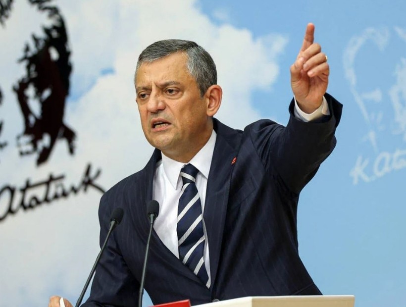 CHP Lideri Özel resti çekti: 'Böyle devam edeceklerse inceldiği yerden kopar'