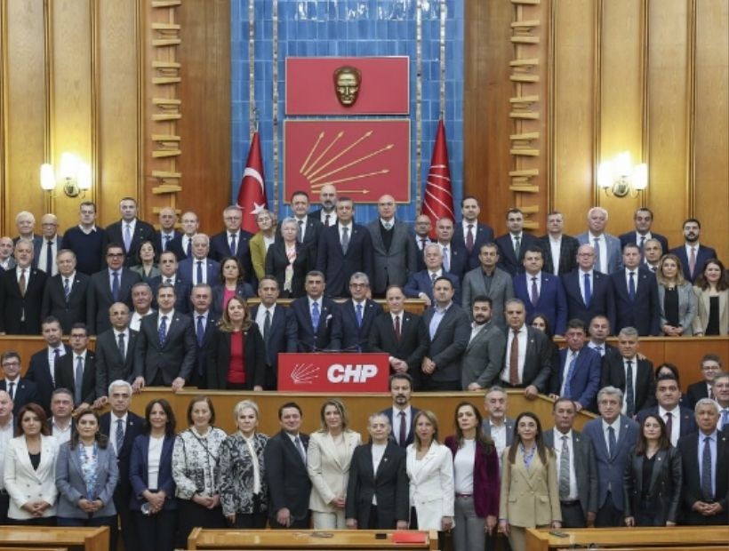 CHP'li 134 vekilden ortak açıklama: 'Tutuklanan tüm belediye başkanlarımızın yanındayız'