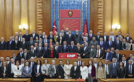 CHP'li 134 vekilden ortak açıklama: 'Tutuklanan tüm belediye başkanlarımızın yanındayız'