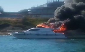 Çeşme marinada motoryat yangını: O anlar cep telefonuyla kaydedildi...