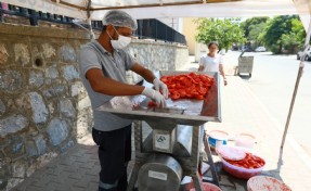 Efes Selçuk'ta kışlık salça hazırlıkları başlıyor