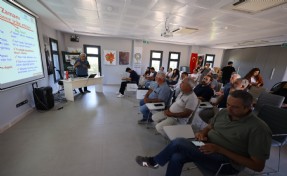 Efes Tarlası Yaşam Köyü’nde şeftali üreticilerine eğitim