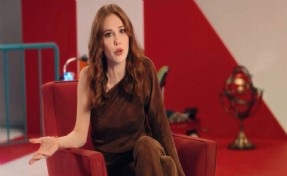 Ünlü oyuncu Elçin Sangu: 'İzmir yanıyor!' Artık bir şeyler yapın'