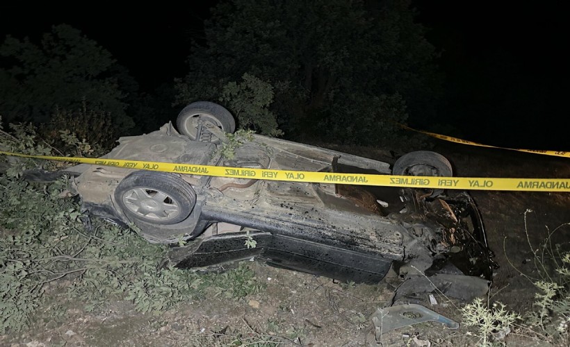 Gece yarısı kahreden kaza: 1 ölü, 2 yaralı