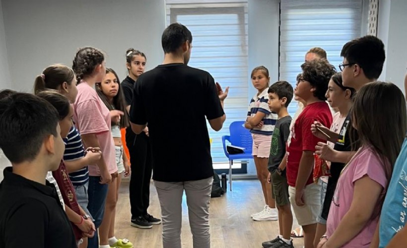 İzmir Çocuk Meclisi’nde ‘Akran Zorbalığı Eğitimi’