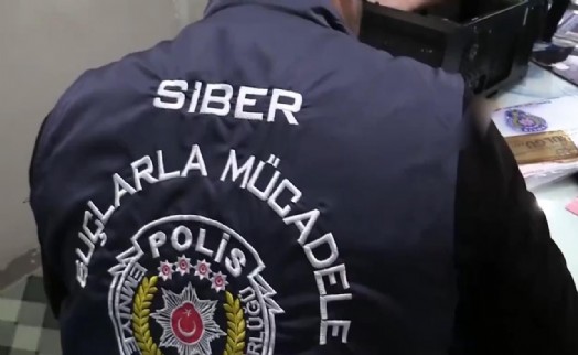 İzmir'de siber baskın: Çocuk müstehcenliği, nitelikli dolandırıcılık, yasa dışı bahis..