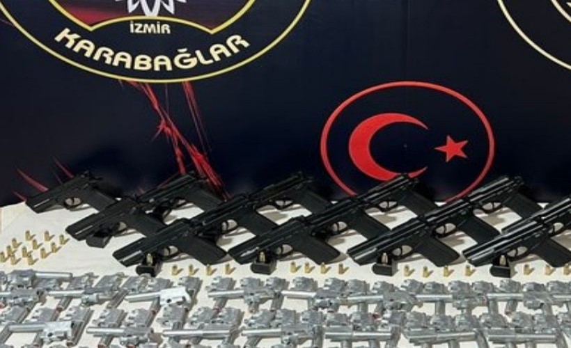 İzmir'de silah kaçakçılığı operasyonu: Baba ve 2 oğlu yakalandı