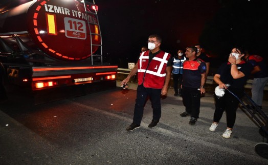 İzmir'in dört bir yanı alevlere teslim
