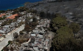 İzmir'in yangın felaketinden geriye kalan görüntüler: Yanan alanlar ve evler havadan görüntülendi
