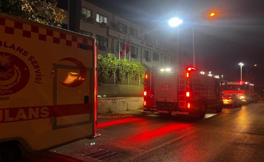 İzmir’deki bakımevinde korkutan yangın; Tüm bakımevi sakinleri tahliye edildi