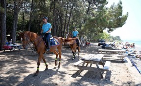 Kalamaki'de yangın nöbeti: Yürüyüş yolu kapatıldı