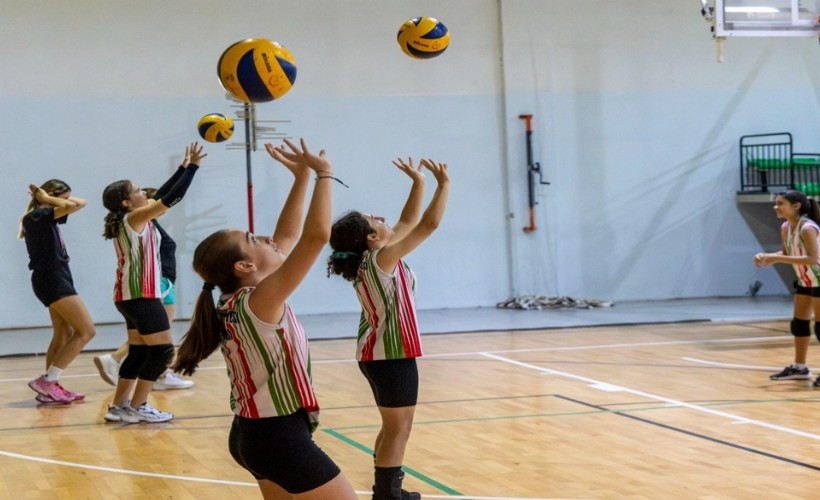 Karşıyaka'da 'Yaz Spor Okulları' coşkusu devam ediyor