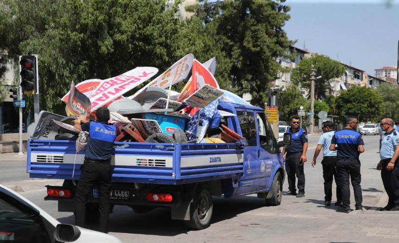 Karşıyaka’da işgal denetimleri devam ediyor.. Yol ve kaldırımlar mercek altında!