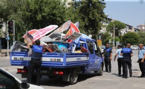 Karşıyaka’da işgal denetimleri devam ediyor.. Yol ve kaldırımlar mercek altında!