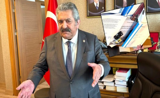MHP'li Yıldız'ın masasında Abdullah Öcalan'ın kitabının olduğu görüldü