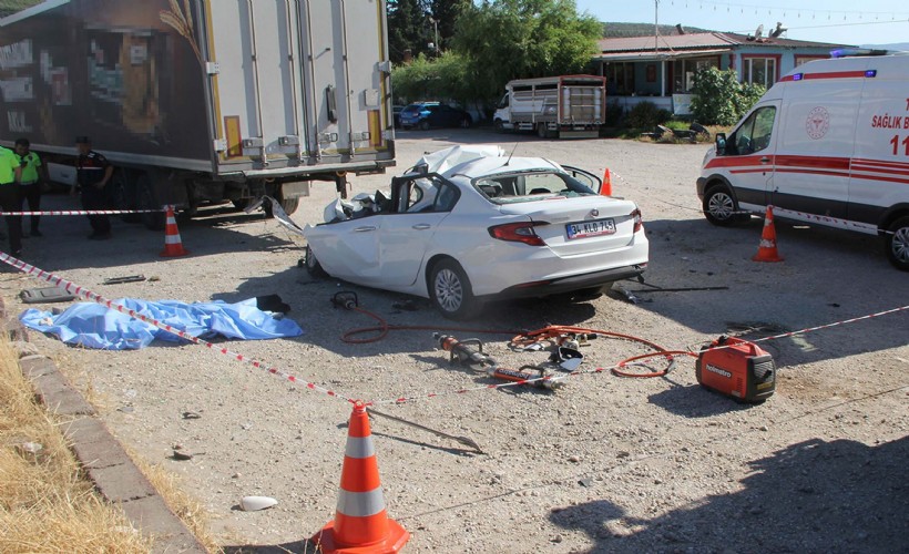 Manisa'da feci kaza: Baba ve 3 çocuğu olay yerinde can verdi!