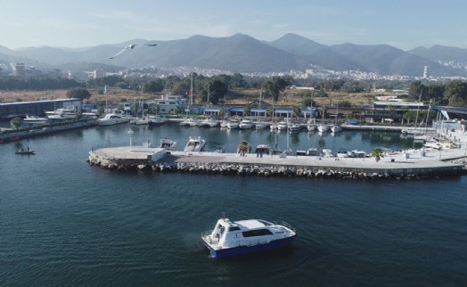 Marina İzmir yine mavi bayrak aldı