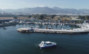 Marina İzmir yine mavi bayrak aldı