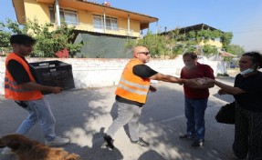 Menderes Belediyesi'nden vatandaşlara destek eli: Yangınla mücadelede seferber oldu