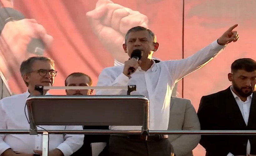 Özgür Özel'den Erdoğan'a yanıt! 'Terör örgütünün başı ile anlaştılar başkanlarımız hala içeride'
