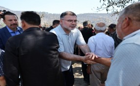 Saygılı'dan yangından etkilenen vatandaşlara ziyaret: İzmir'e 30 milyon TL acil ödenek!