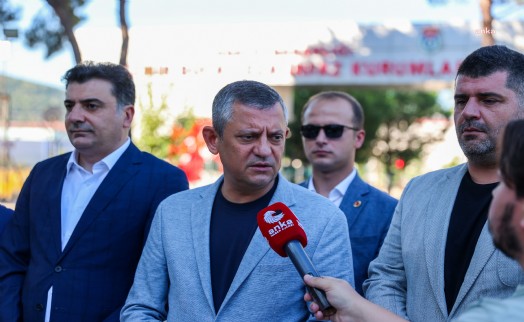 Soyer ve Aslanoğlu'nu ziyaret eden Özel, İzmir’deki iddianamelere ilişkin konuştu