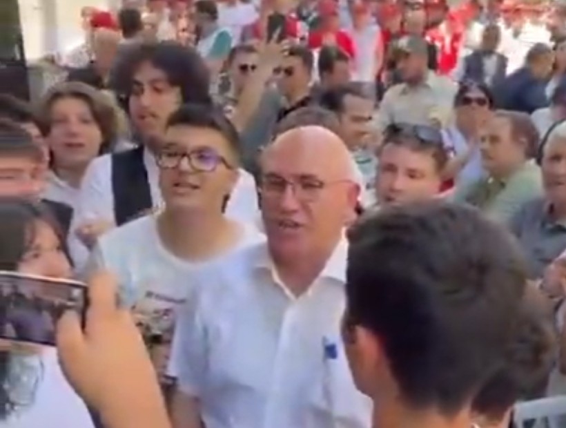 Tanal ve gençler soruyor: 'Şenol başkanın gözaltında ne işi var?'
