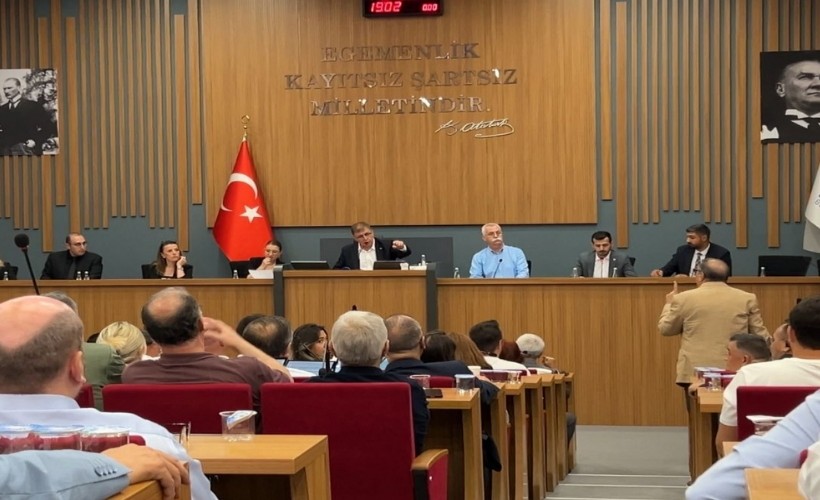 Tugay’dan ‘yerim dar diyerek talimat mı verdiniz’ sorusuna tepki: 'Saçma sapan konuşamazsınız!'