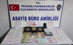 Üfürükçü operasyonunda 9 tutuklama: Büyü yapma ve bozma notları bulundu!