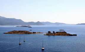 Yunanistan Akdeniz'de sınırları çekiyori: Deniz parkı derken sınırları çekiyorlar