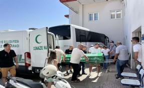 Yüzerken havuzda fenalaştı, hastanede kurtarılamadı