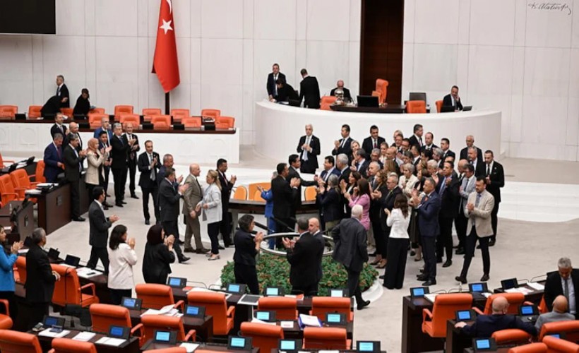 Zeydan Karalar'ı tutuklama kararı Meclis'i kapattırdı