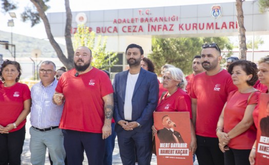CHP Güzelbahçe eylemde; Tutuklu başkanlara destek