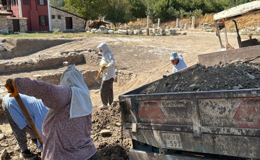 3 bin 500 yıllık kente kadın eli