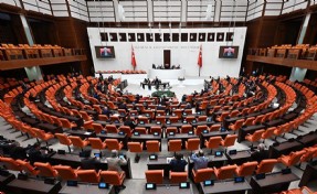 7 siyasi parti TBMM'yi olağanüstü toplantıya çağırdı