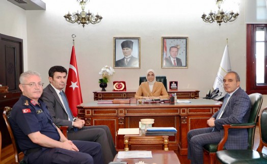 Afyonkarahisar'da havai fişek, meşale ve bidonla yakıt satışı yasağı