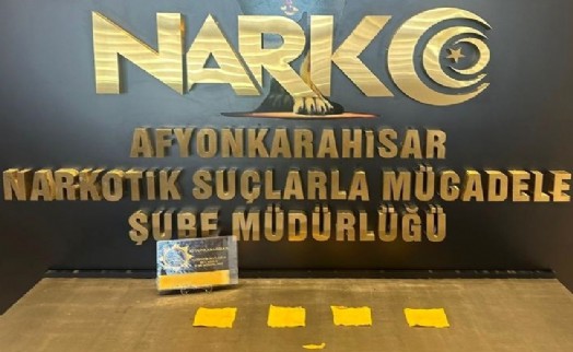Aranan 7 kişi yakalandı; Peçetelere emdirilmiş uyuşturucu ele geçirildi
