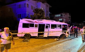 Aydın’da otomobil ile yolcu minibüsü çarpıştı: 11 yaralı
