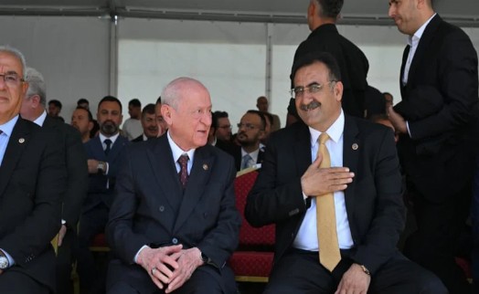 Bahçeli ile DEM'li başkan yan yana tören izledi