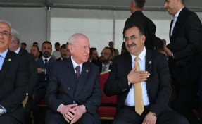 Bahçeli ile DEM'li başkan yan yana tören izledi