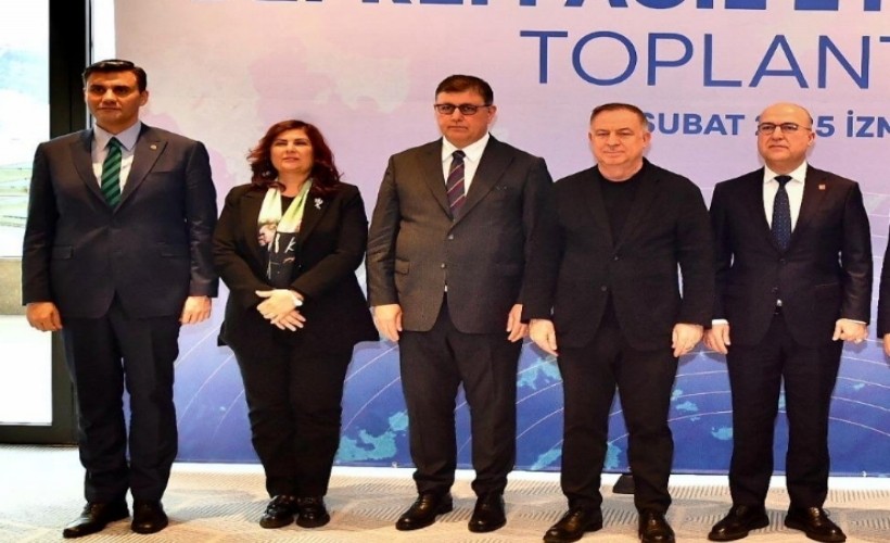 Başkan Tugay’dan 'Çerçioğlu' yorumu: Kafasına göre parti değiştirmemeli!